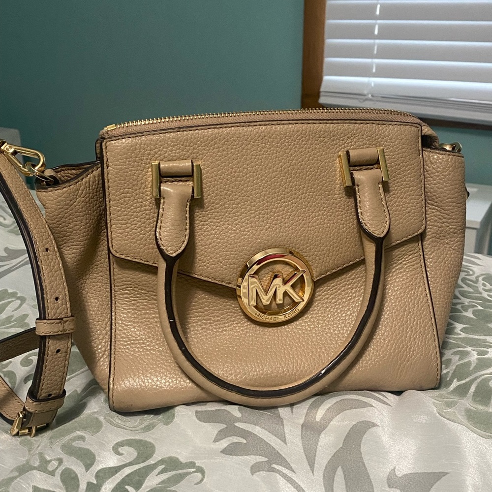 Michael Kors crossbody/handbag!